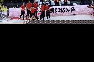 媒体人：输球不能让现在的男篮更好，只有赢球才会！