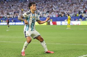 险胜晋级，阿根廷仅是本世纪第三支晋级世界杯16强的卫冕冠军