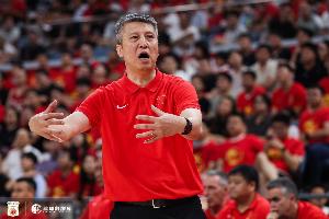 想对老叔说啥？郭艾伦：早点睡 别紧张 上场输球估计他都吃不下饭