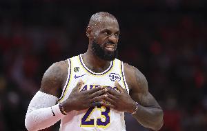 热火可给詹姆斯提供700万部分中产 勇士骑士76人等目前都只有底薪